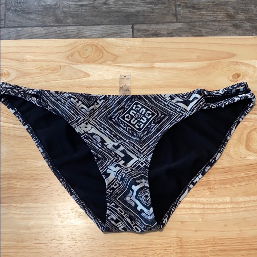 Bathing Suit Set - Picture 4 of 4